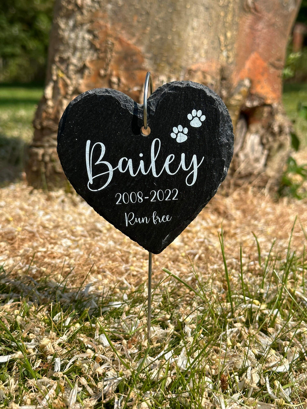 Heart pet memorial with hanging hook