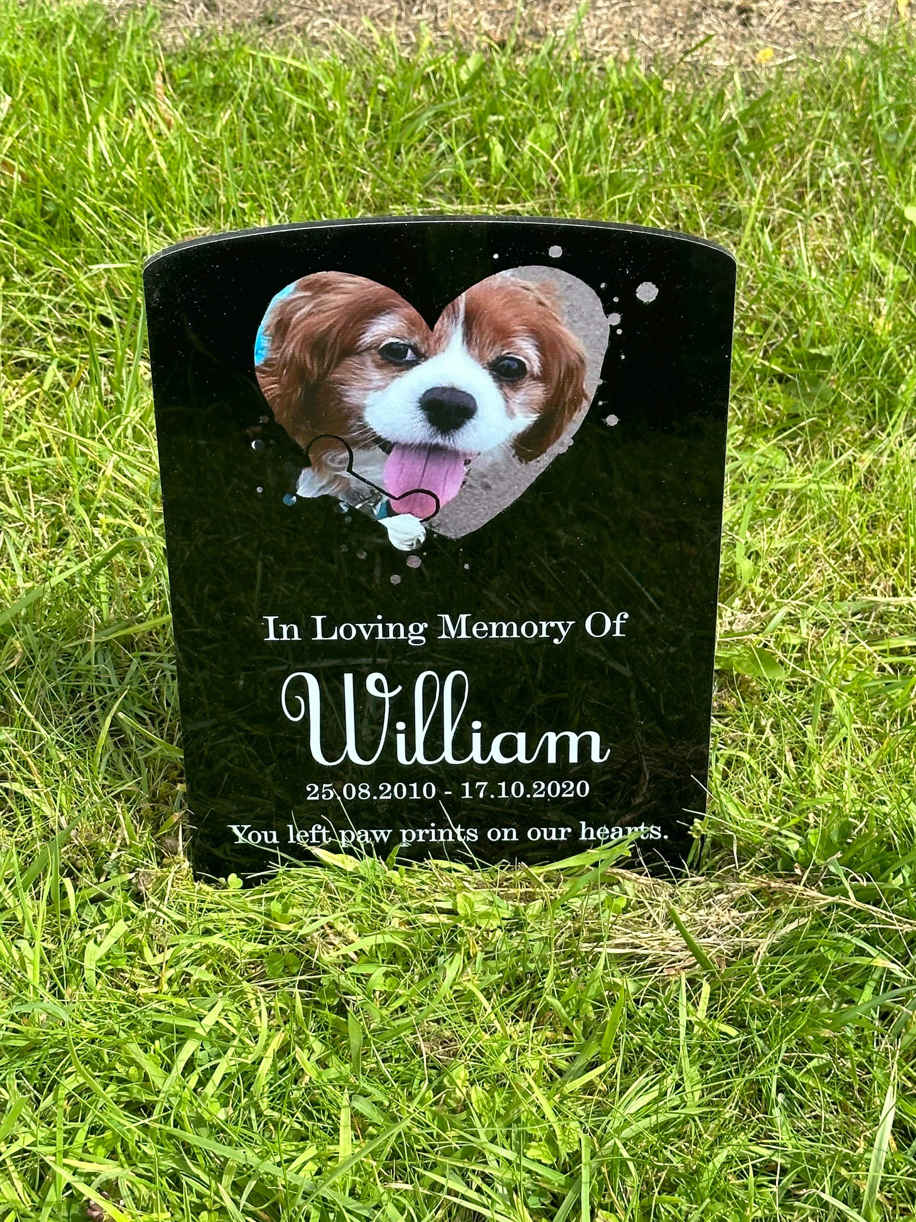 Pet remembrance headstone